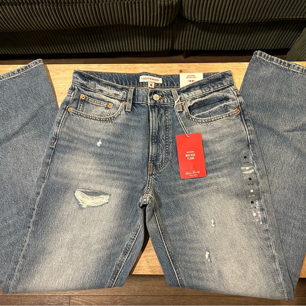 Lucky Brand | NWT Boyfriend Mid-Rise Flare Jeans | Size 6/28